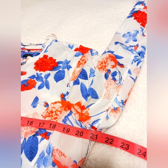 Women's Talbots Floral Blouse - Picture 4 of 7